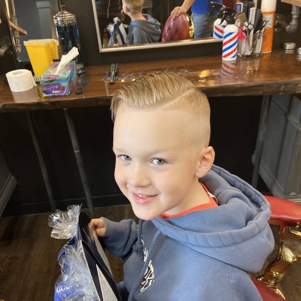 Luigis barbershop | 3827 40 Ave, Red Deer, AB T4N 2W4, Canada | Phone: (587) 272-2227