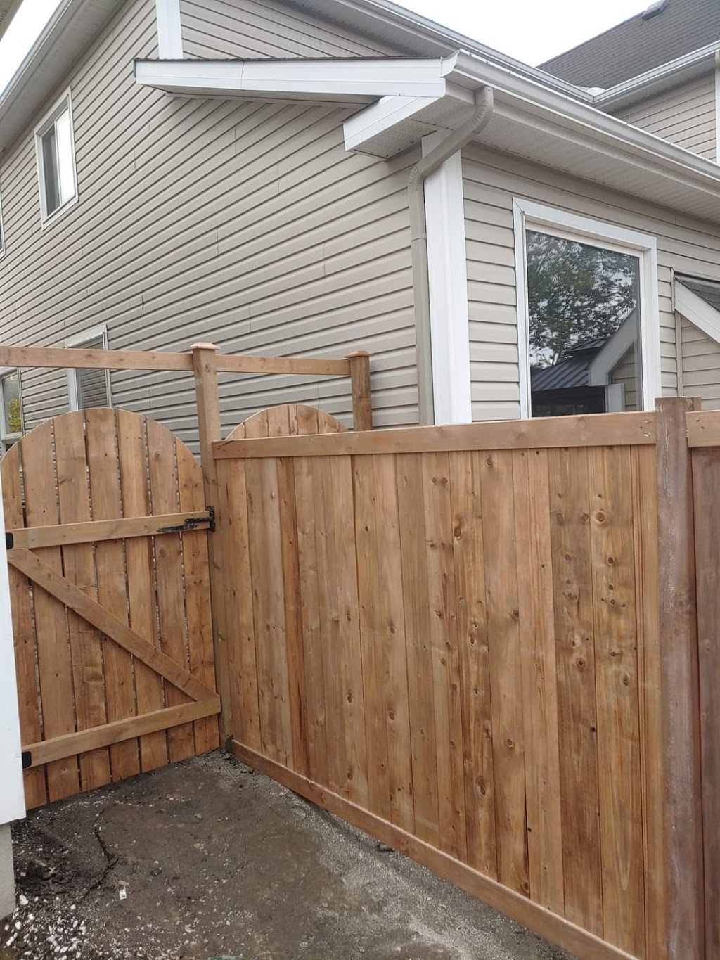 DLG Landscape and Renovations | 3607 McBean St, Richmond, ON K0A 2Z0, Canada | Phone: (873) 688-5010