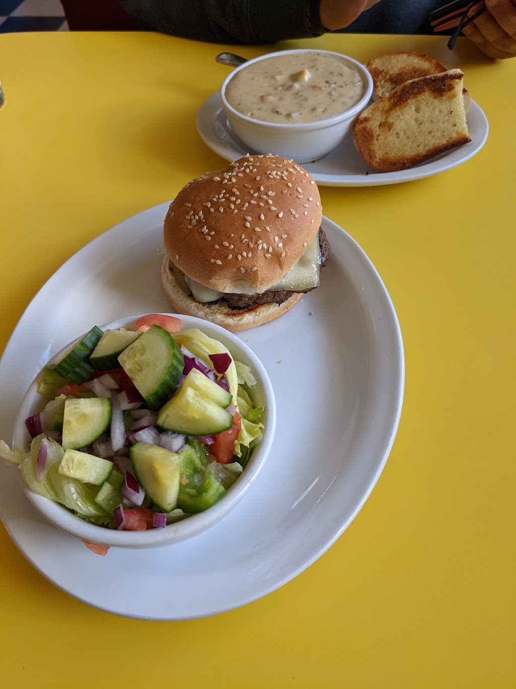 Starlite Diner and Dairy Bar | 810 Water St E, Summerside, PE C1N 4J6, Canada | Phone: (902) 436-9075