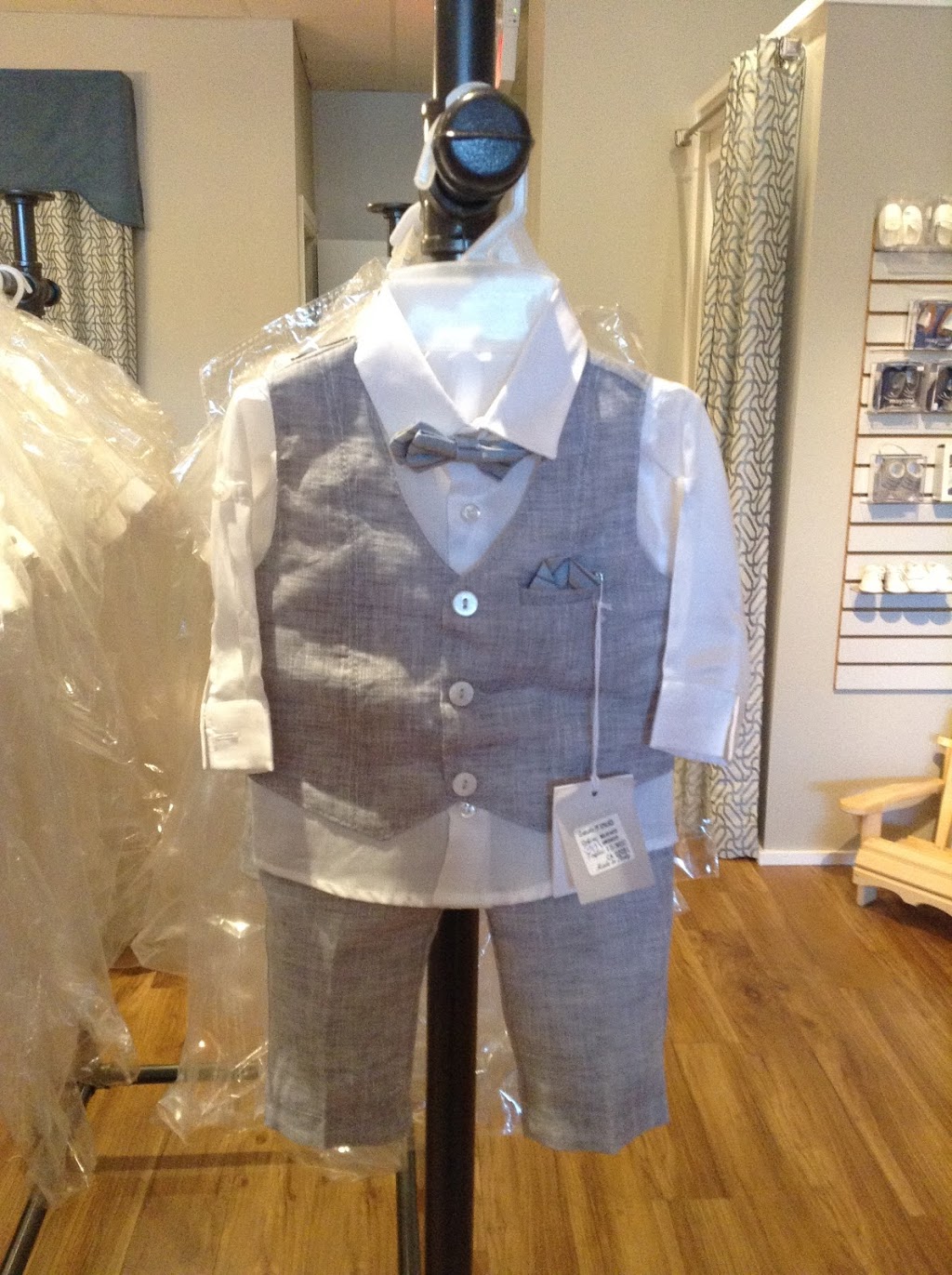 La Rondine Occasions | 38 Wilson St W, Ancaster, ON L9G 1N2, Canada | Phone: (905) 574-7227