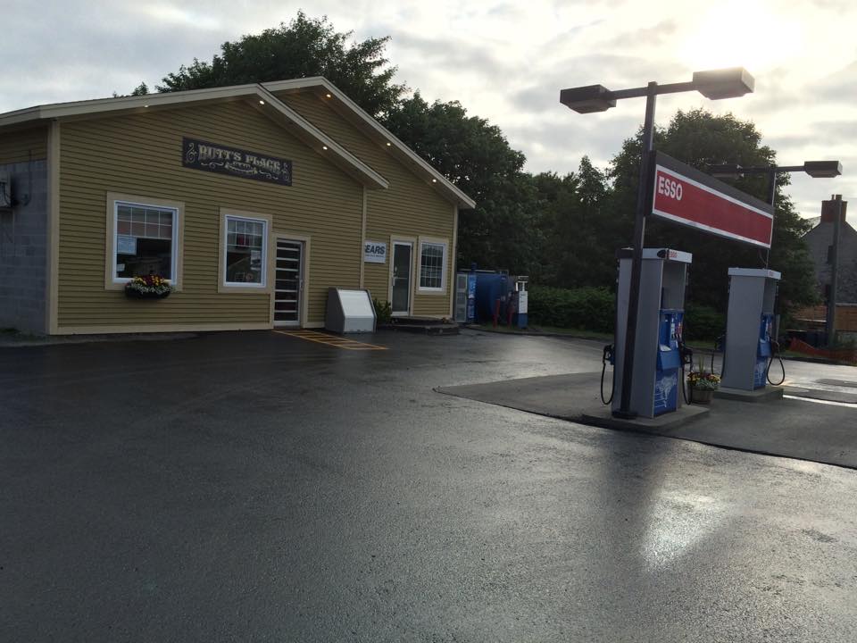 Butts Esso & Convenience Store | 240 Water St W, Carbonear, NL A1Y 1B6, Canada | Phone: (709) 596-0053