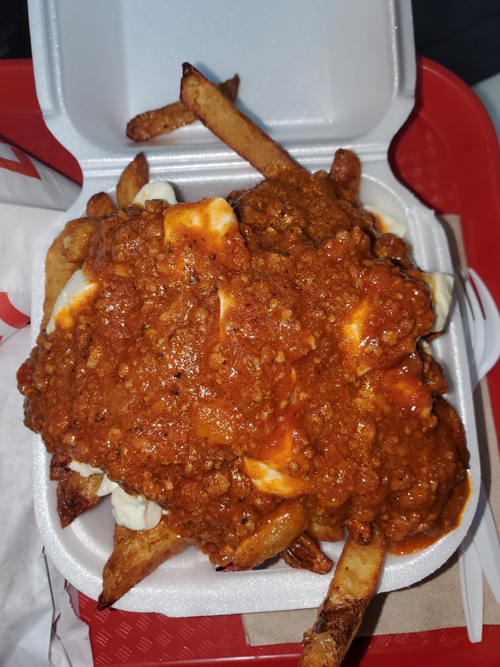 Le poutinault casse croute | 270b Bd Thibeau, Trois-Rivières, QC G8T 6Y4, Canada | Phone: (819) 909-4433