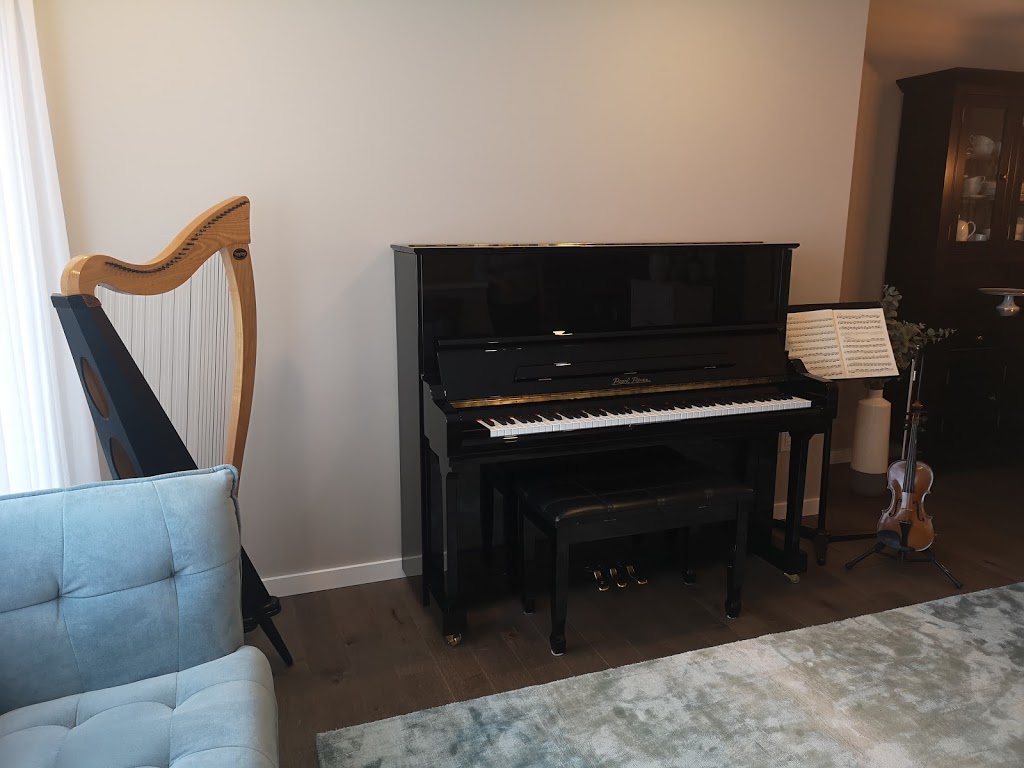 Charleswood Music Studio | 30 Hosted Dr, Winnipeg, MB R3R 3A8, Canada | Phone: (204) 430-0103