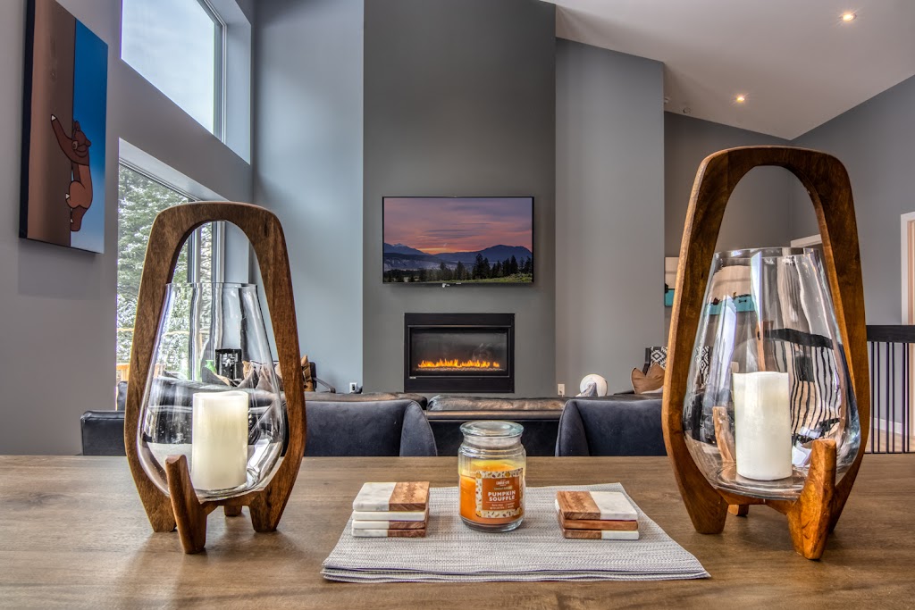 Bears Den | 5067 Armstrong Rd, Invermere, BC V0A 1K2, Canada | Phone: (780) 604-5454