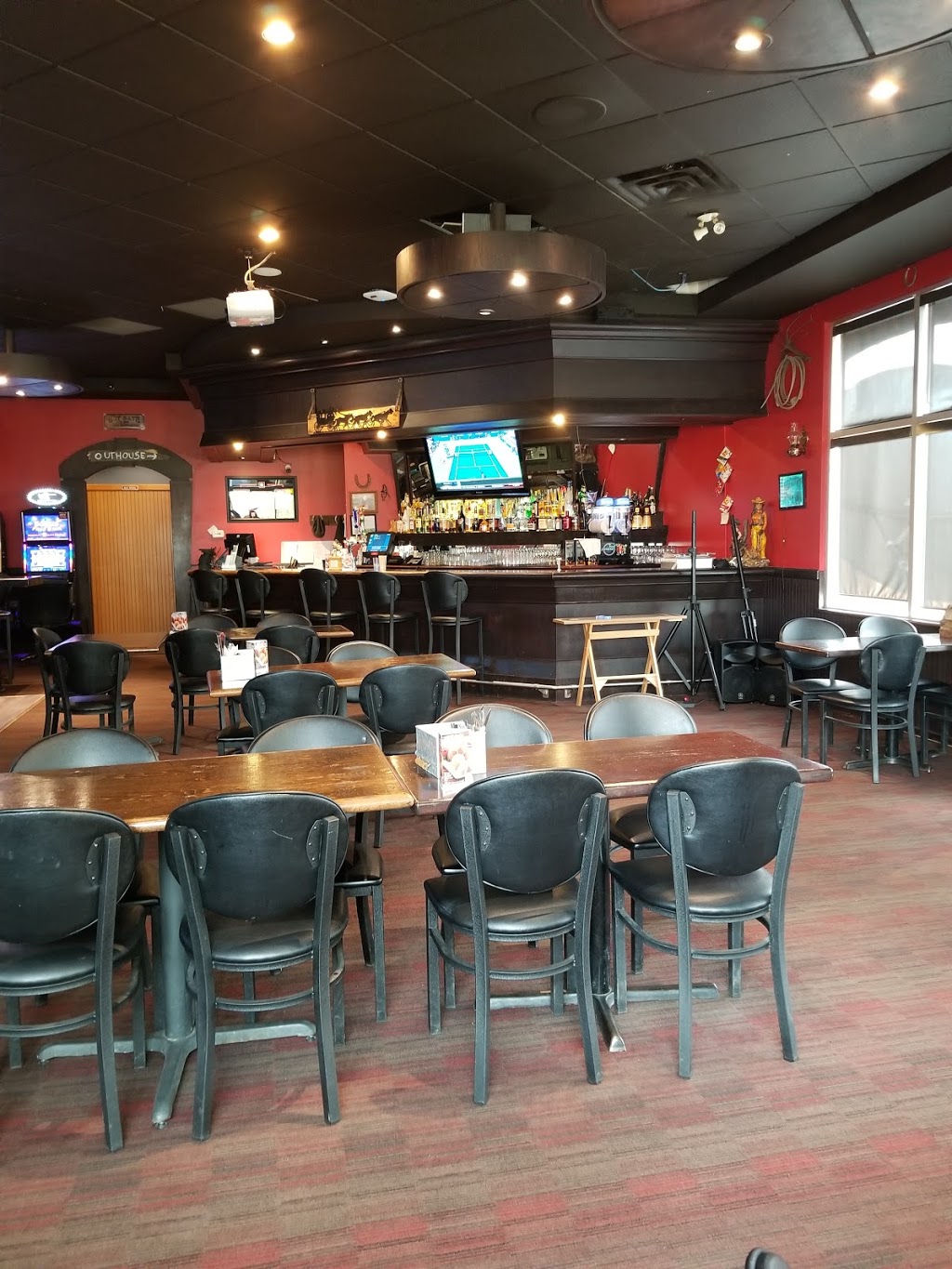 The Hitchin Post Bar & Grill | 4405 AB-2A, Ponoka, AB T4J 1J8, Canada | Phone: (403) 783-3800