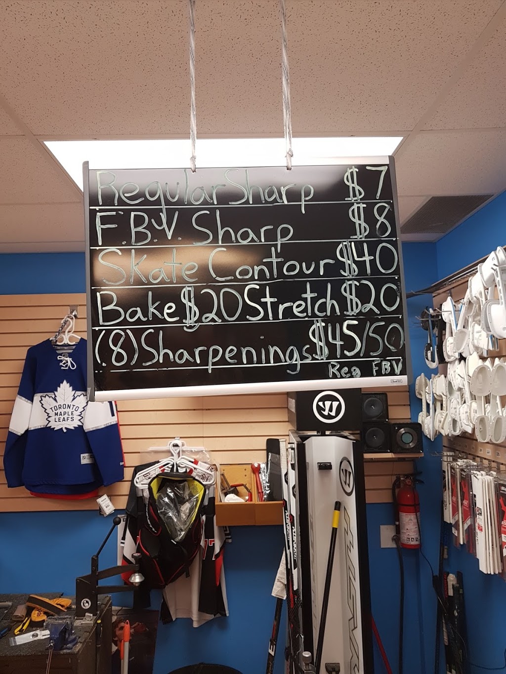 Hockey Lion Markham | 6050 York Regional Rd 7 #4, Markham, ON L3P 3A9, Canada | Phone: (905) 554-0202
