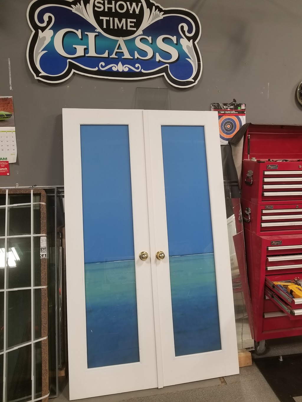 Showtime Glass Inc. | 3027 Millar Ave, Saskatoon, SK S7K 6G5, Canada | Phone: (306) 952-3580