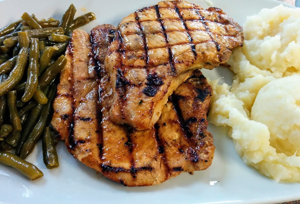 Chuckwagon Restaurant | 7 Ingersoll Road, Woodstock, ON N4S 2R1, Canada | Phone: (519) 539-2522