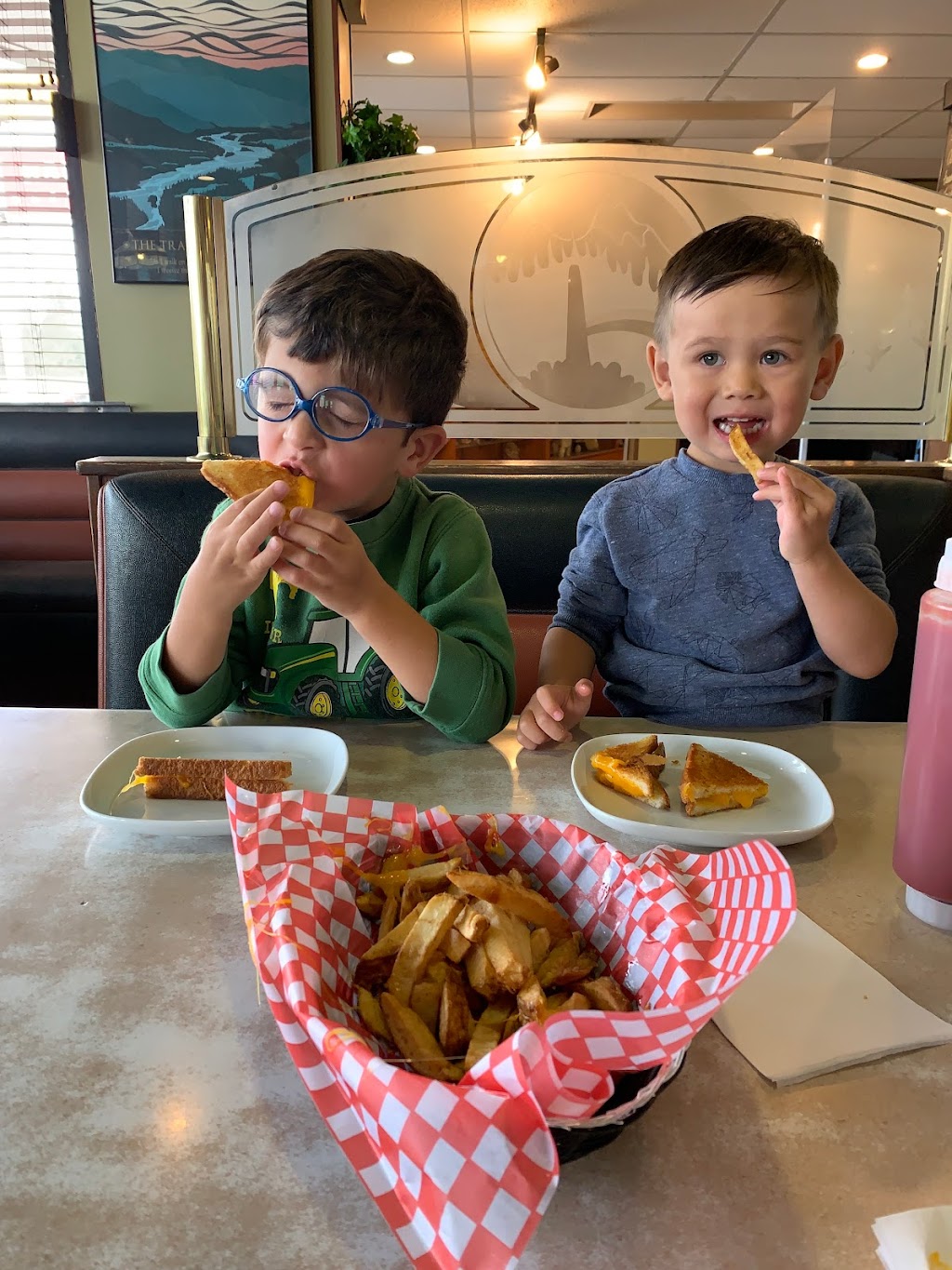 Ranchers Restaurant | 53560 Bridal Falls Rd, Rosedale, BC V0X 1X0, Canada | Phone: (604) 794-3003