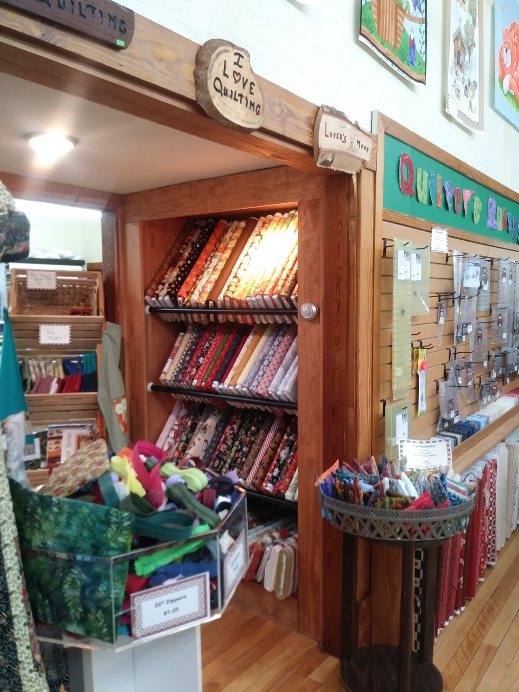 Vermont Quilters Schoolhouse | 6529 VT-100, Troy, VT 05868, USA | Phone: (802) 744-4023