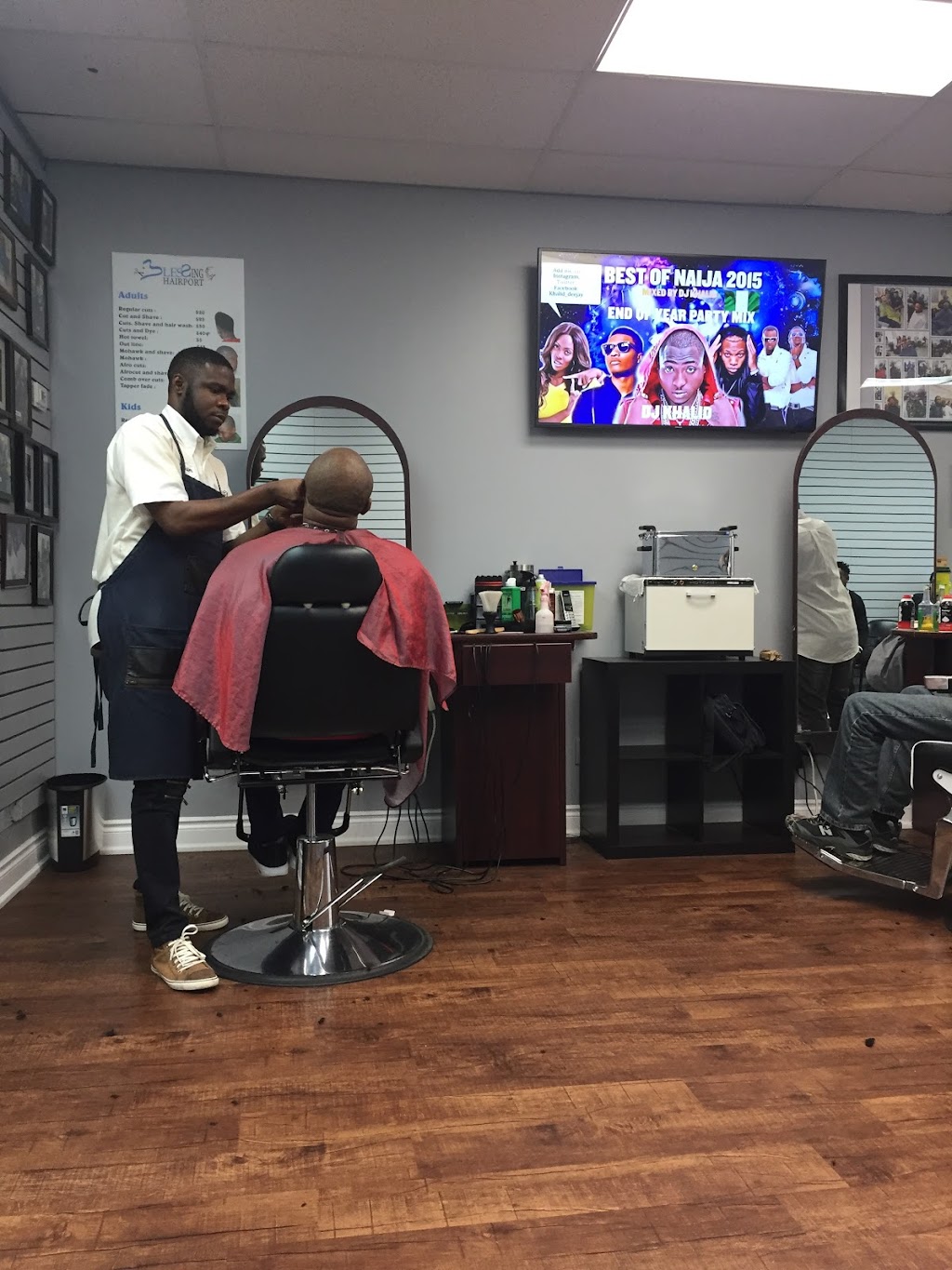 Blessings Hairport | 2103 Weston Rd, York, ON M9N 1X7, Canada | Phone: (416) 235-1666