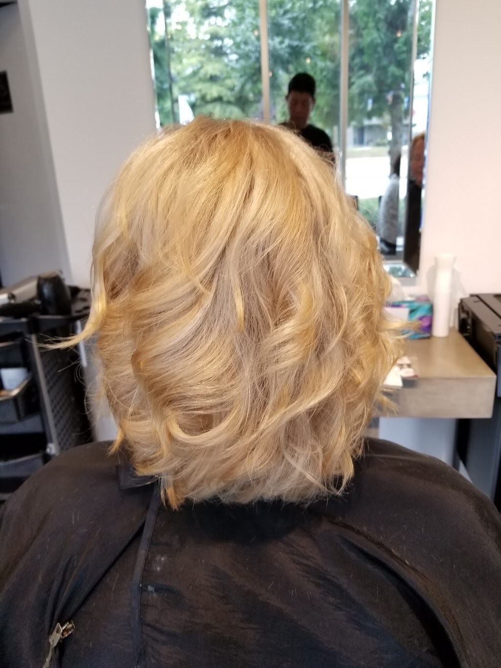 Louies Hair Design | 6351 Cambie St, Vancouver, BC V5Z 0G7, Canada | Phone: (604) 649-8457
