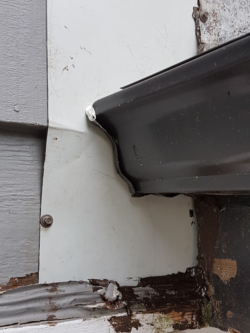 Your Friendly Neighbourhood Roofer | 8980 189 St, Surrey, BC V4N 3M6, Canada | Phone: (604) 617-5463