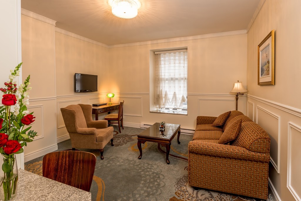 Parc Suites Hotel | 3463 Av du Parc, Montréal, QC H2X 2H6, Canada | Phone: (514) 985-5656