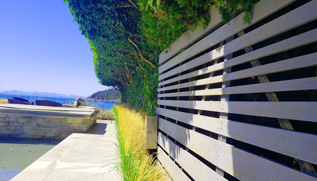 Deep Cove Designs | 1931 Rockcliff Rd, North Vancouver, BC V7G 1X3, Canada | Phone: (604) 906-1206