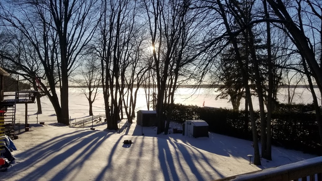 Upscale Lake Dalrymple Cottage Rental | 20 Robins Ln, Sebright, ON L0K 1W0, Canada | Phone: (647) 408-6660