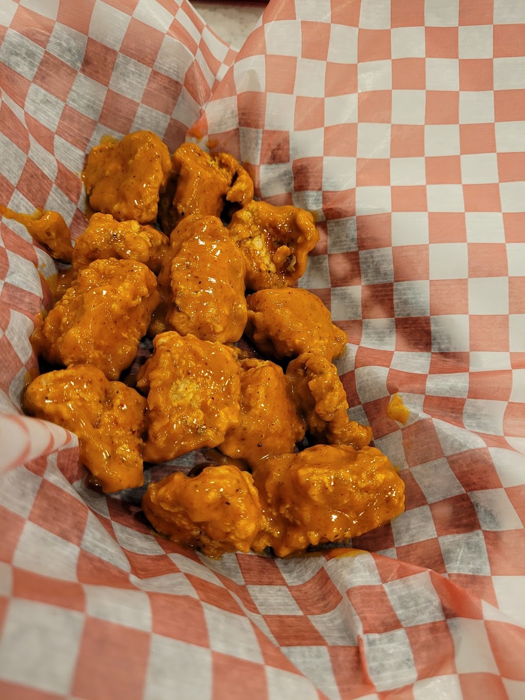 Crispys Resto Grill | 2446 Bank St unit 104, Ottawa, ON K1V 1A4, Canada | Phone: (613) 731-3535