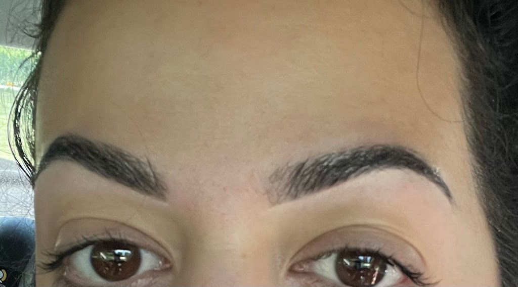 Emma B Beauty Bar | 15724 Hurontario St, Town Of Caledon, ON L7C 2C4, Canada | Phone: (647) 937-0777