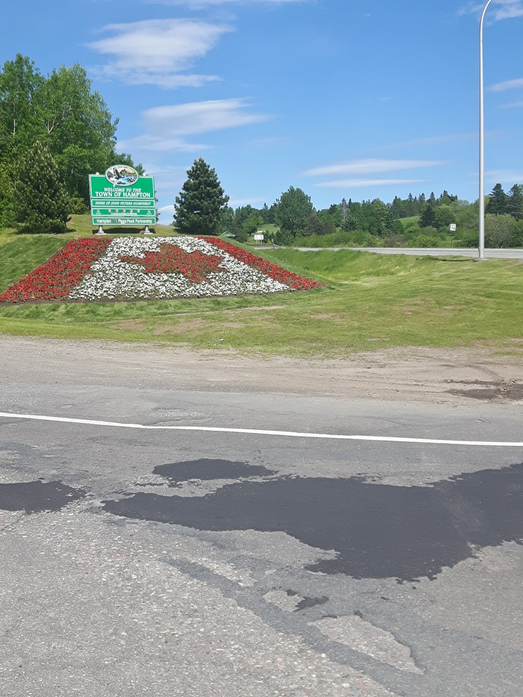 Rons Convenience Store | 588 Main St, Hampton, NB E5N 6C4, Canada | Phone: (506) 832-5054