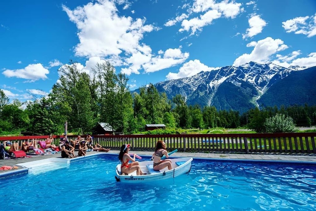 Pemberton Hostel | 1641 Airport Rd, Pemberton, BC V0N 2L3, Canada | Phone: (604) 418-5069