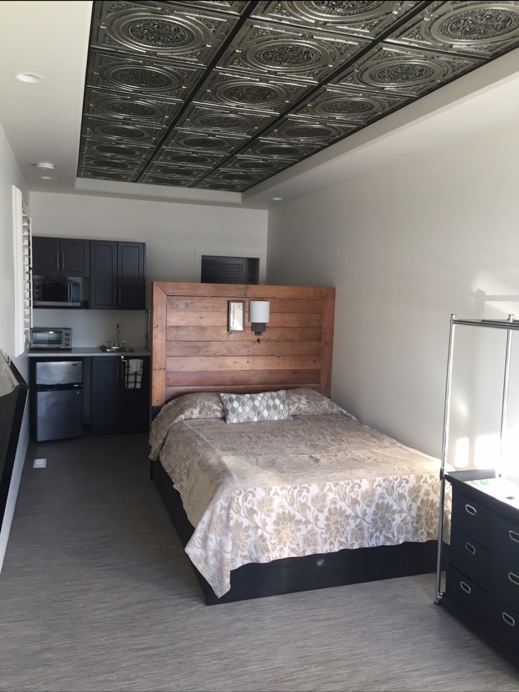 The 829Inn | 299 Main Ave, Plum Coulee, MB R0G 1R0, Canada | Phone: (204) 829-3243