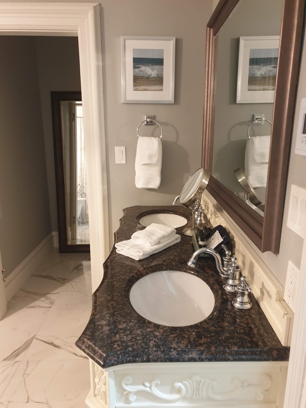 Maplehurst Manor Bed and Breakfast | 5012 Main St, Dorchester, NB E4K 2Z2, Canada | Phone: (506) 213-0115