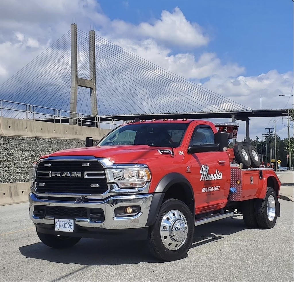 Mundies Towing New Westminster | 319 14th St, New Westminster, BC V3M 5T2, Canada | Phone: (604) 525-3535
