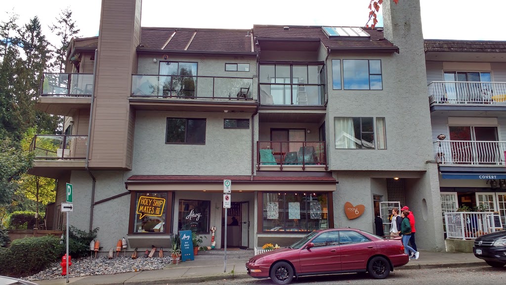 Room6 | 4389 Gallant Ave, North Vancouver, BC V7G 1L1, Canada | Phone: (778) 340-0400