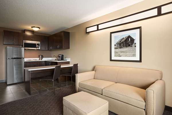 Microtel Inn & Suites by Wyndham Weyburn | 88 Grace St, Weyburn, SK S4H 3N9, Canada | Phone: (306) 842-5700