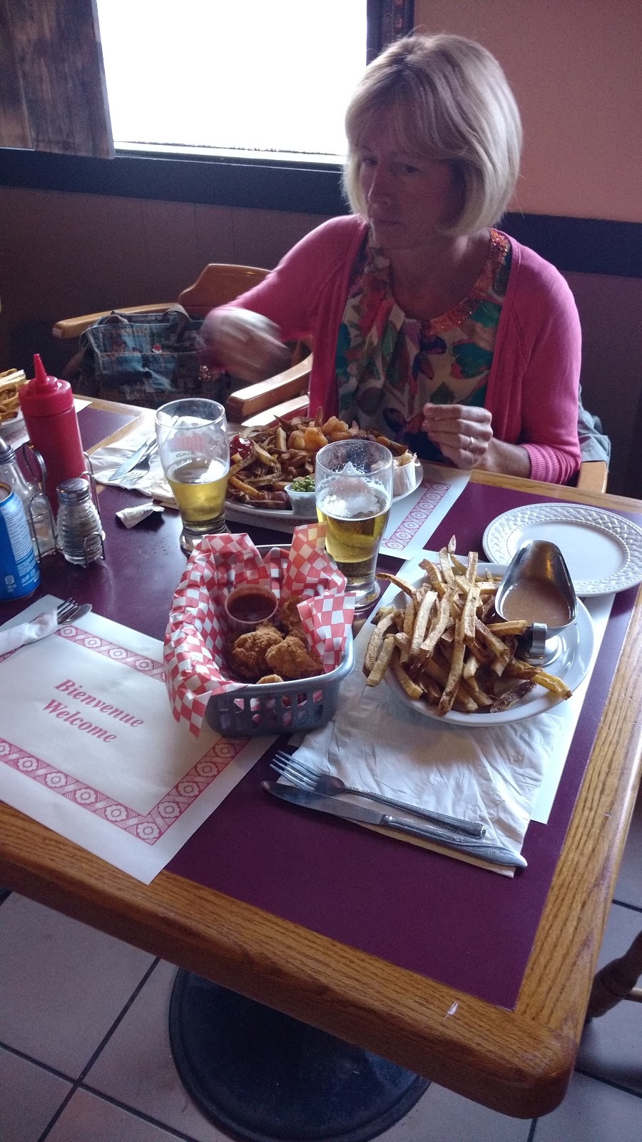 Elmtree Tavern | 1 Victoria St W, Amherst, NS B4H 1B5, Canada | Phone: (902) 667-2864
