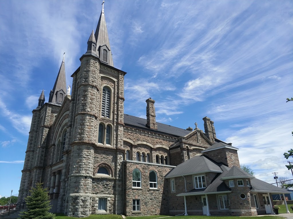 Saint Ann Roman Catholic Church | 28 Robert St W, Penetanguishene, ON L9M 1N2, Canada | Phone: (705) 549-2560