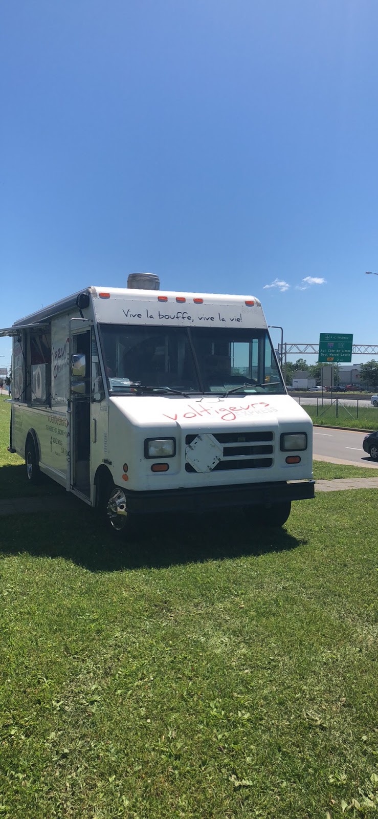 Food truck - cuisine de rue | 300 Bd du Curé-Labelle, Sainte-Thérèse, QC J7E 2Y1, Canada | Phone: (514) 435-8148