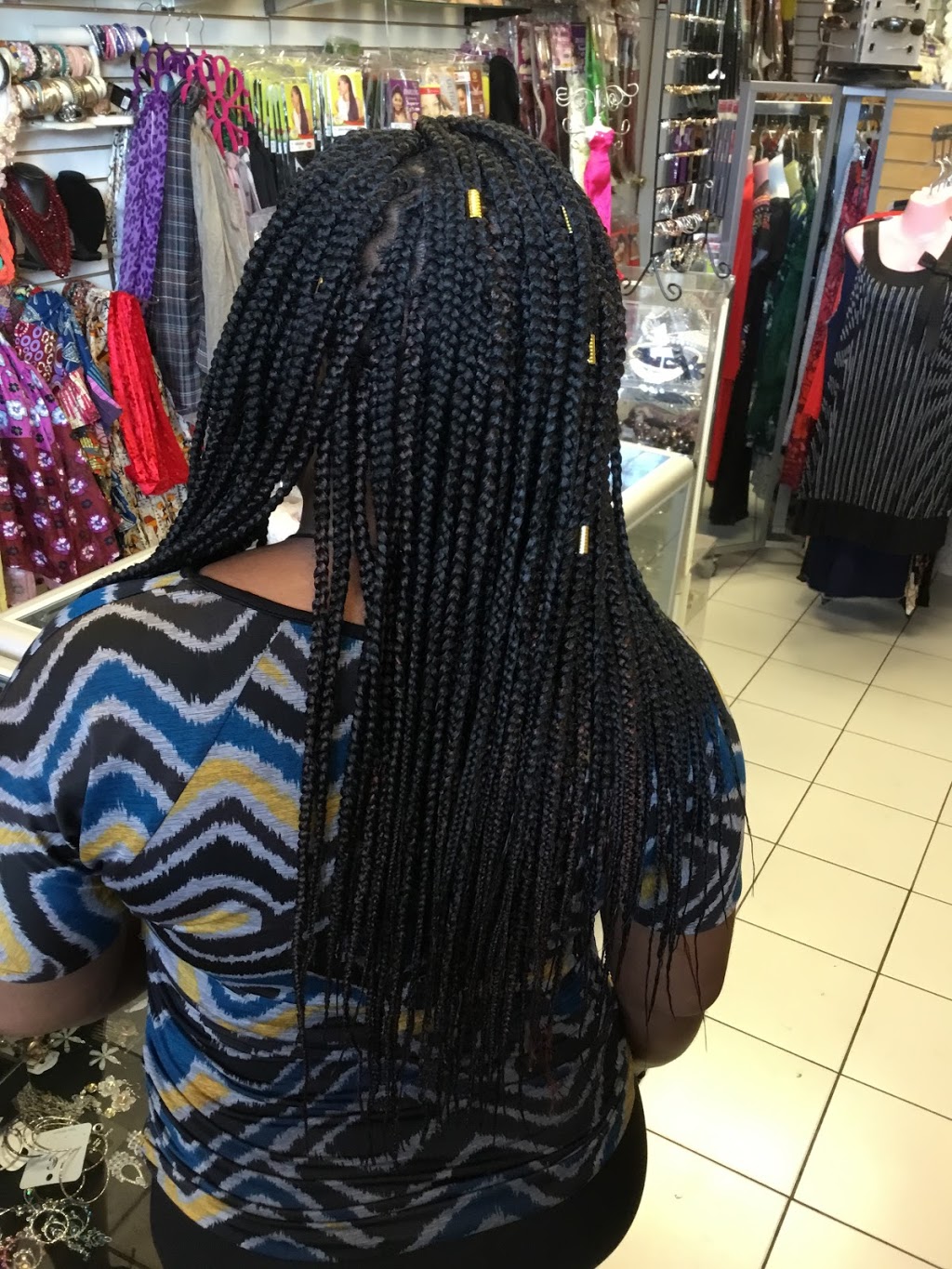 Salon De Beauté Vicky | 4318 Boul Henri-Bourassa E, Montréal-Nord, QC H1H 1L8, Canada | Phone: (514) 327-7754