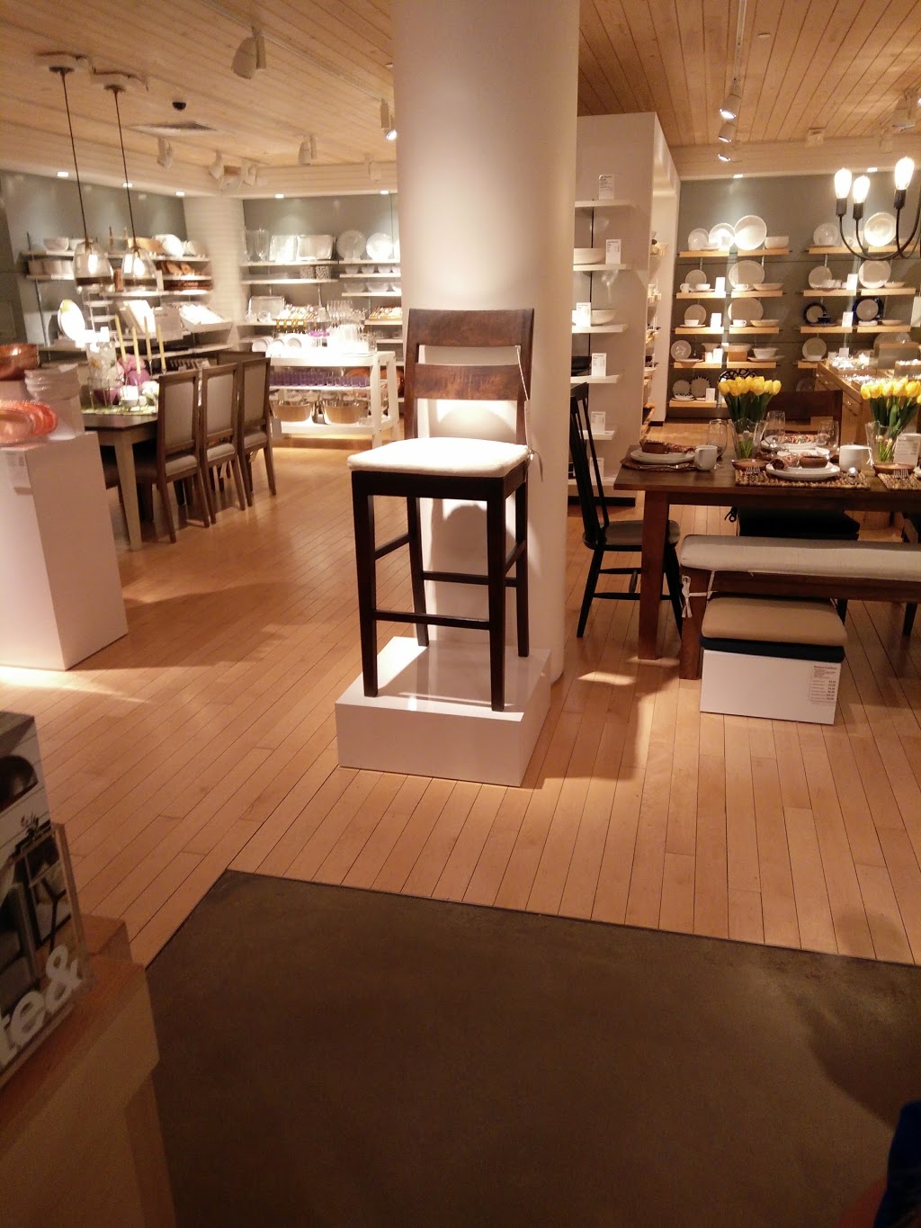 Crate and Barrel | 100 Anderson Rd SE, Calgary, AB T2J 3V1, Canada | Phone: (403) 278-7020