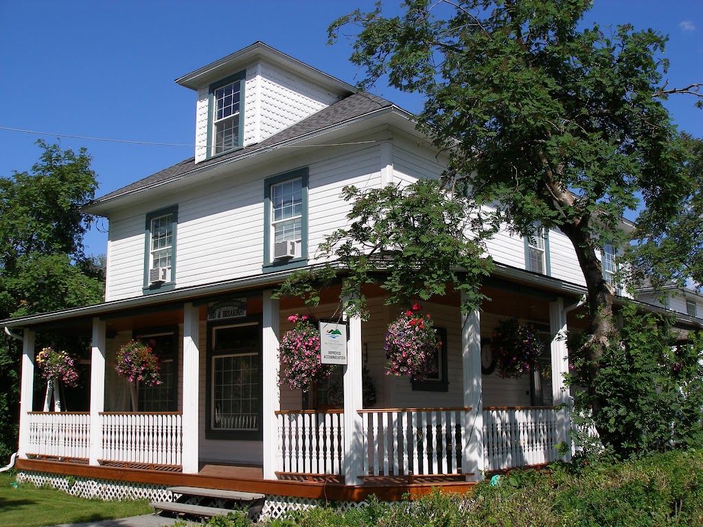 Old Nurses Residence Bed and Breakfast | 802 4 Ave, Fernie, BC V0B 1M5, Canada | Phone: (250) 423-3091