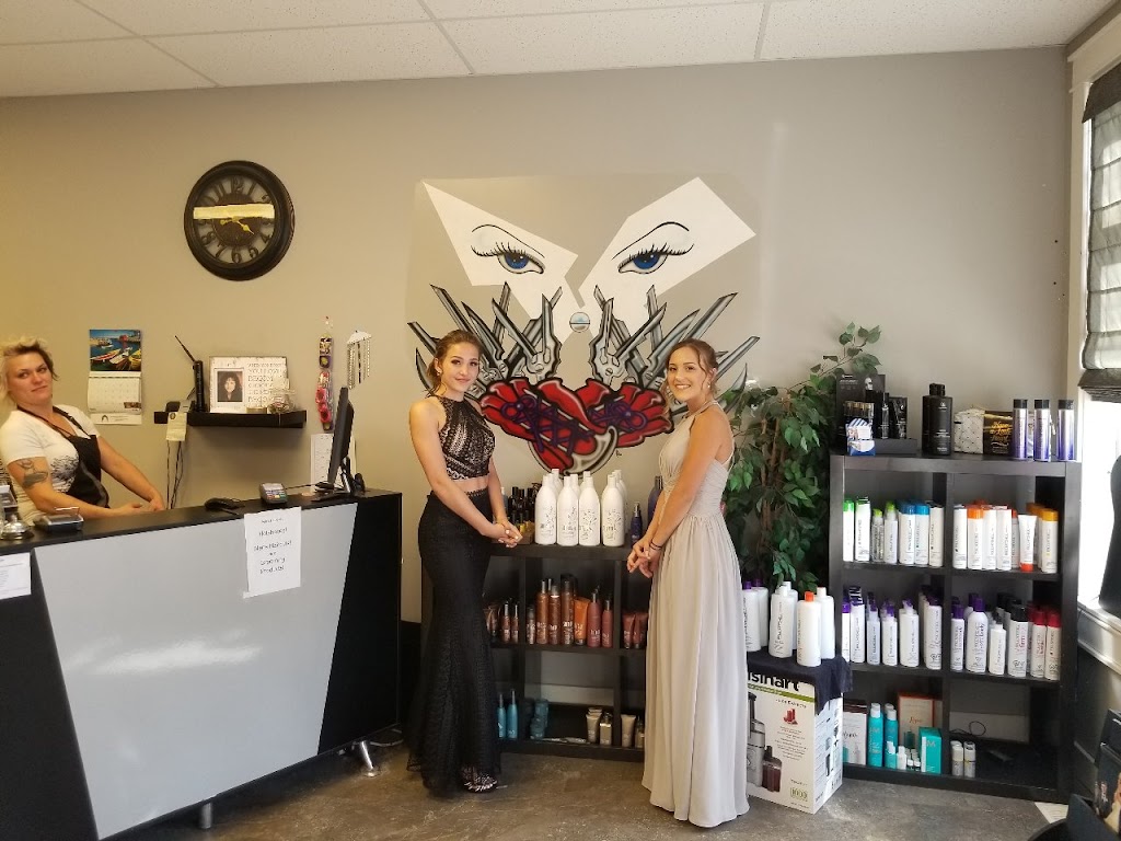 Bladez Hair Co | 4725 59 St, Lacombe, AB T4L 1M5, Canada | Phone: (403) 782-4640