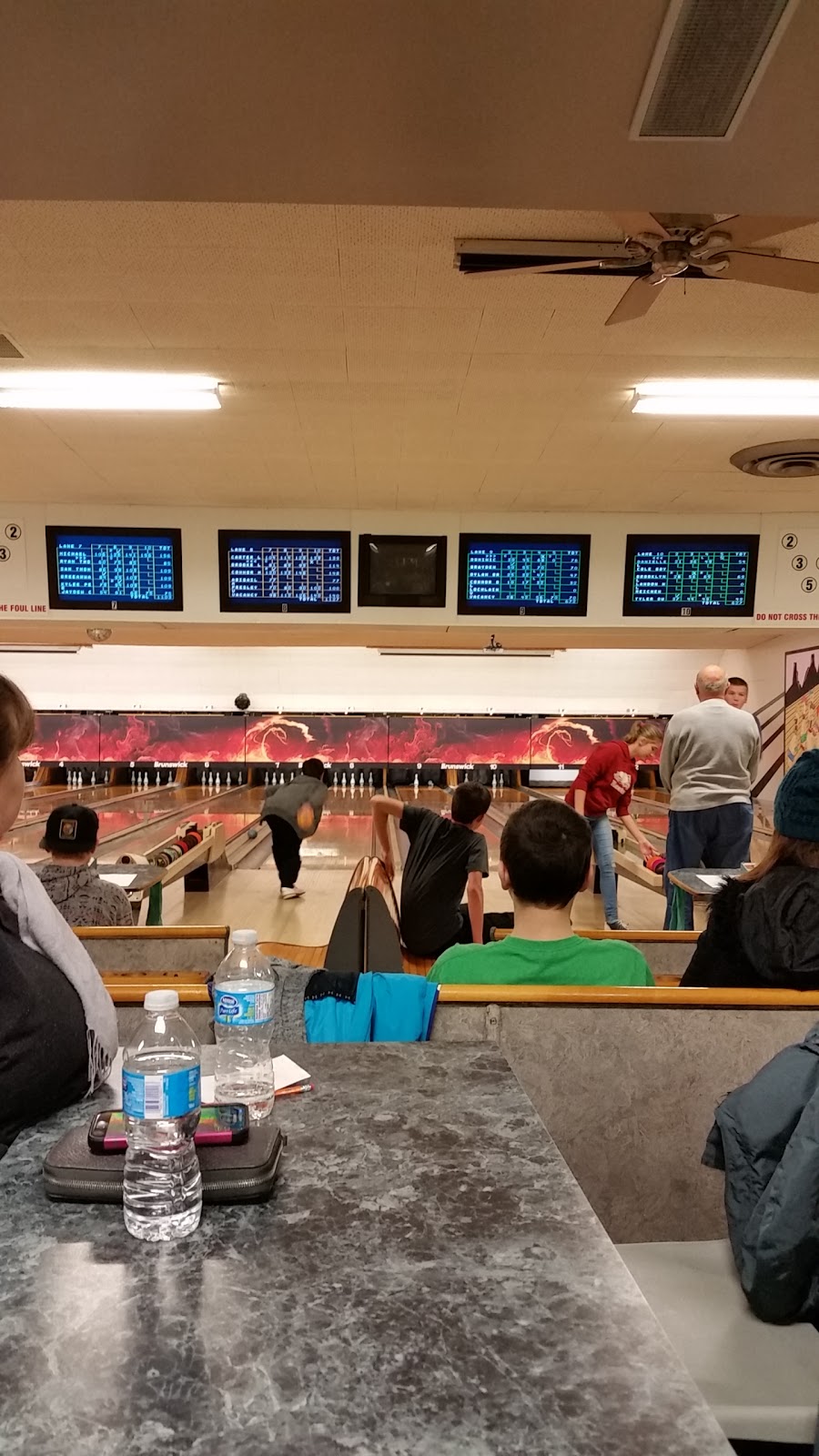 Mikes Bowling Lanes | 24 Lorne Ave W, Stratford, ON N5A 6S4, Canada | Phone: (519) 271-2092