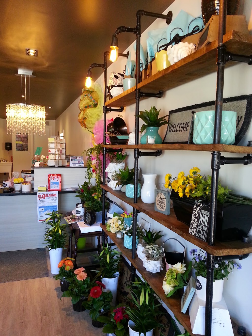 Elora St Flowers | 92 Elora St S, Harriston, ON N0G 1Z0, Canada | Phone: (519) 510-2445