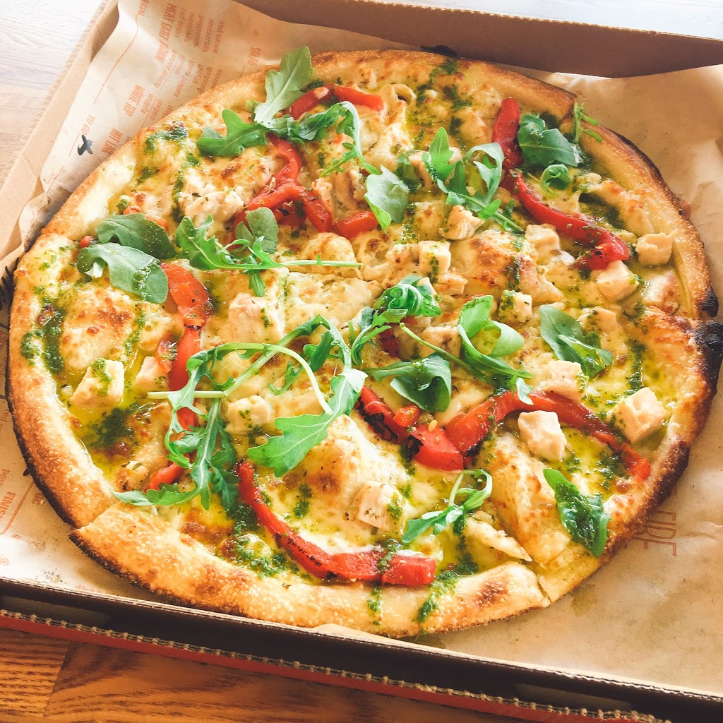 Blaze Pizza | 2508 Winston Park Dr, Oakville, ON L6H 7E5, Canada | Phone: (905) 367-5284
