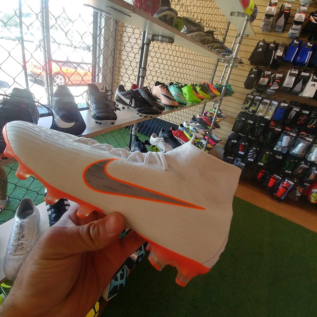 Passion Soccer Boutique (Saint-Leonard) | 5148 Rue Jarry E, Saint-Léonard, QC H1R 1Y4, Canada | Phone: (514) 326-4444