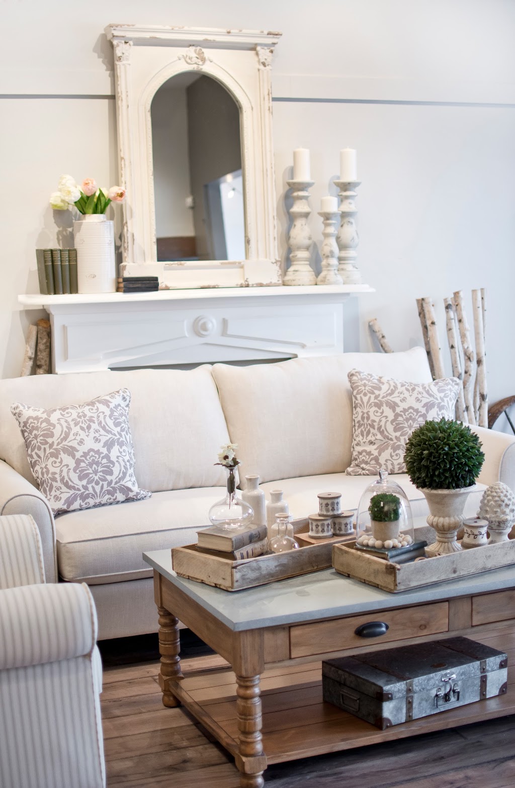 Bella Fleur Boutique | 5 King St E, Bowmanville, ON L1C 1N1, Canada | Phone: (905) 419-3777