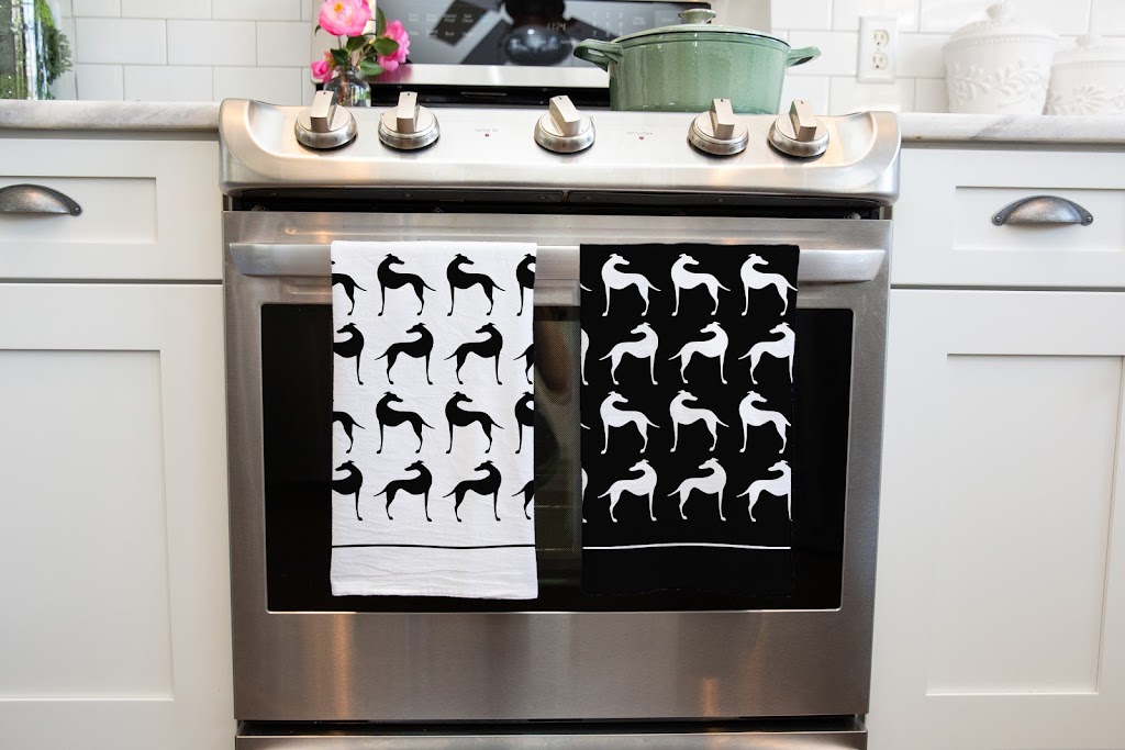 Sweet Hounds | 46 Larose Cres, Red Deer, AB T4R 0R4, Canada | Phone: (647) 292-6934