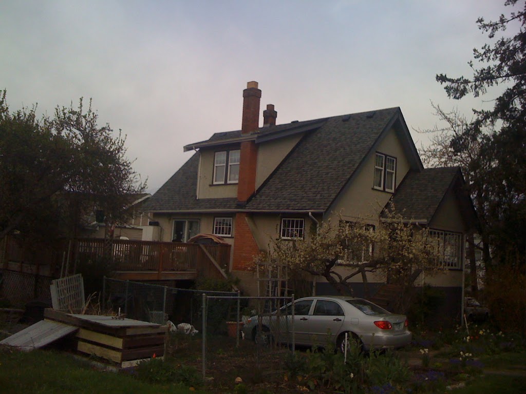 PW McCallum Roofing | 1724 Leighton Rd, Victoria, BC V8R 1M8, Canada | Phone: (250) 884-0305