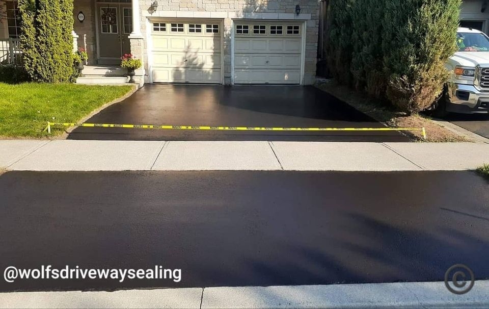 Wolfs Driveway Sealing | 2250 Homelands Dr, Mississauga, ON L5K 1G8, Canada | Phone: (416) 655-4133
