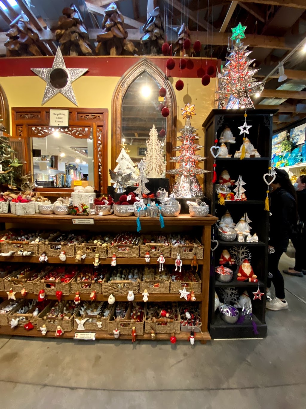 One World Bazaar | 6110 Mitch Owens Rd, Manotick, ON K4M 0E2, Canada | Phone: (613) 822-4038