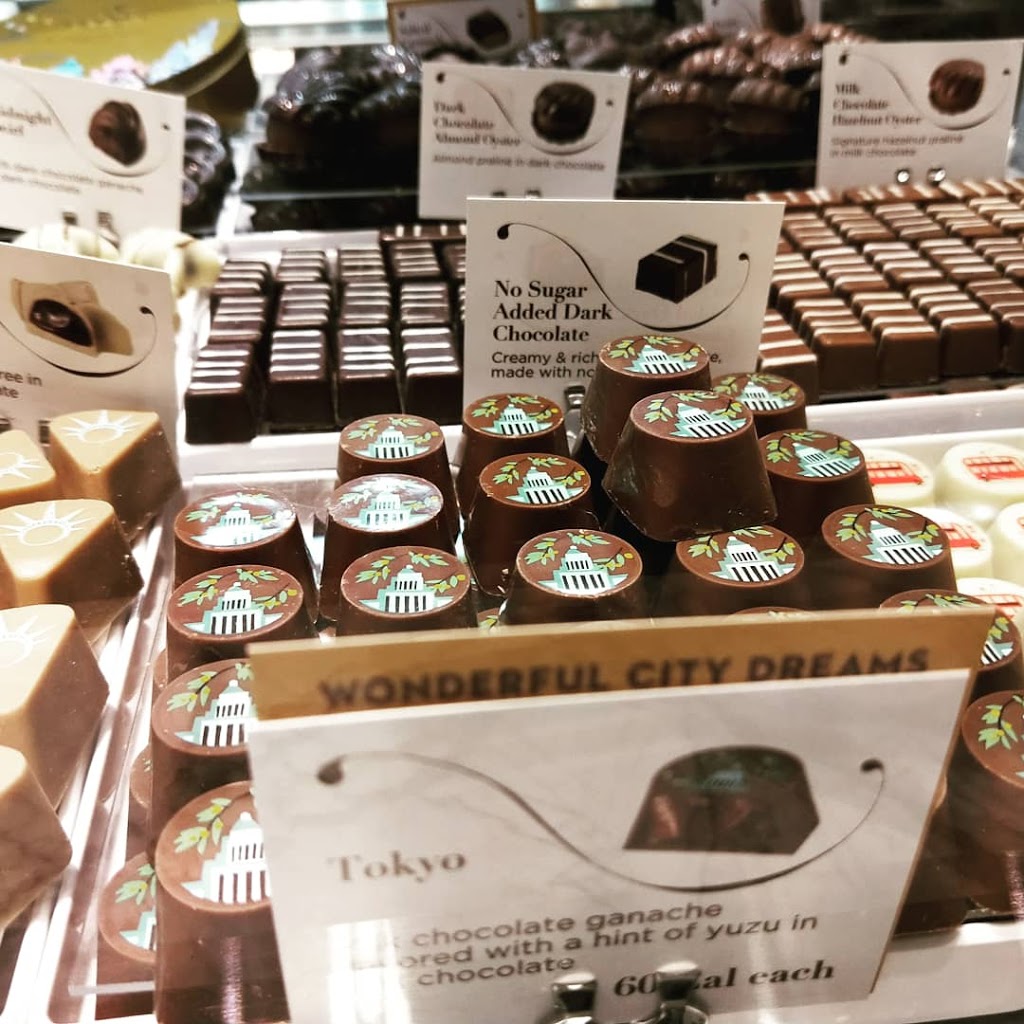 Godiva Chocolatier | store | 3401 Dufferin St, North York, ON M6A 2T9, Canada | 4167833604 OR +1 416-783-3604