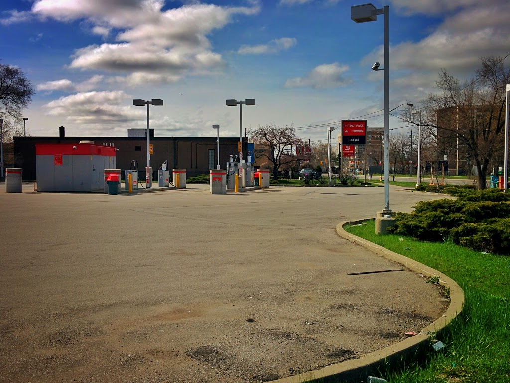 Petro-Pass Truck Stop | 3811 Keele St, North York, ON M3J 1N5, Canada | Phone: (905) 761-2850