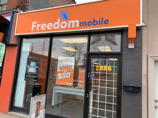 Freedom Mobile | Lakeshore & Islington, 2896 Lake Shore Blvd W, Etobicoke, ON M8V 1J2, Canada | Phone: (647) 917-8110