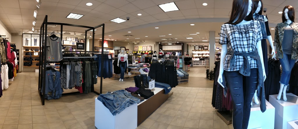 Addition Elle | 7302 Market Crossing, Burnaby, BC V5J 0A2, Canada | Phone: (604) 431-0993