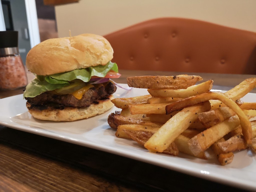Queens Cafe | 48 Victoria Rd S, Guelph, ON N1E 5P6, Canada | Phone: (519) 824-6868
